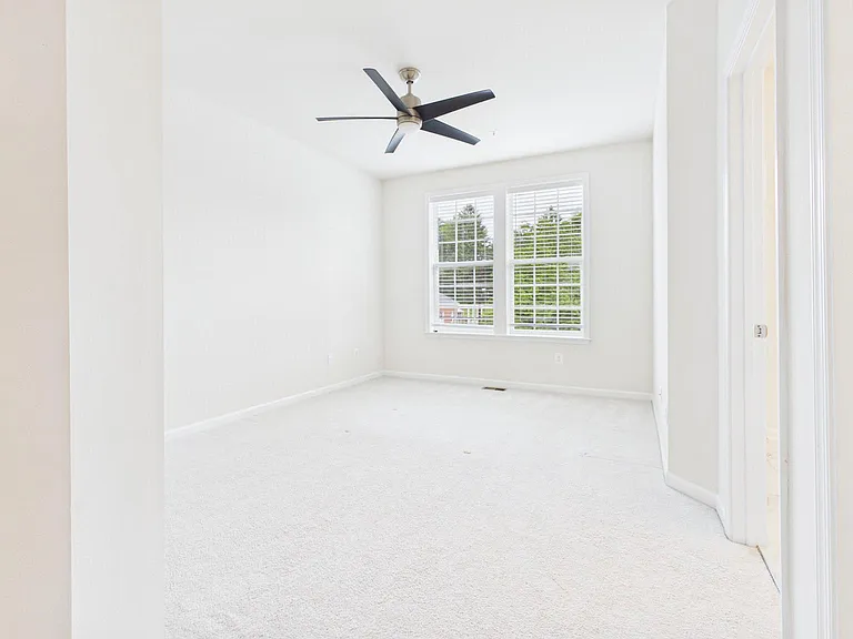22 Chester Ct — Photo 35
