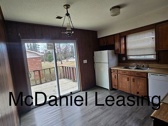 2nd image of 3325 Robin Hood Dr #B