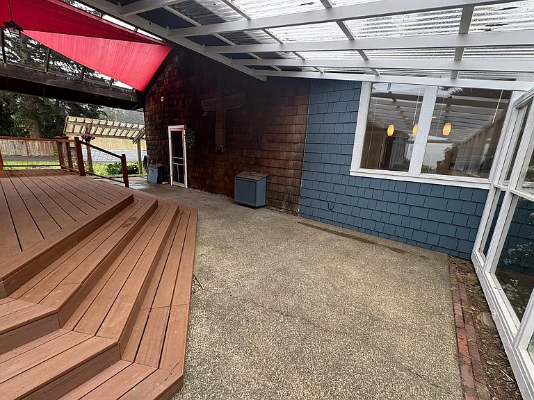 N Maple St — Photo 18