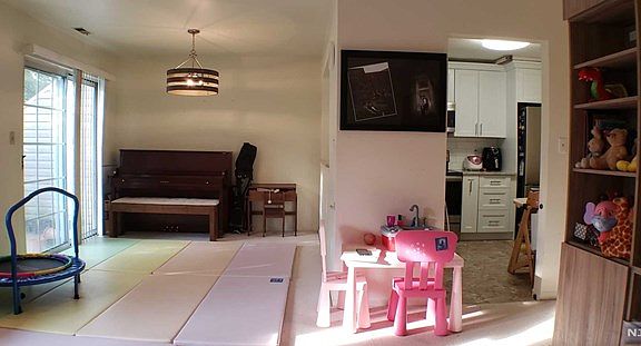 3rd image of 344 Village Ct #3209