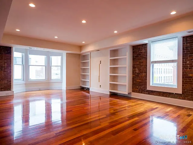 2 bed, 1.5 bath, 1541 sqft, $3,300 — Photo 4