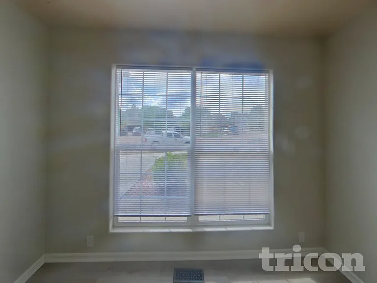 8405 Sunbow Ct — Photo 12
