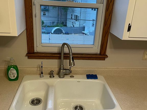 5th image of 5547 W Higgins Rd