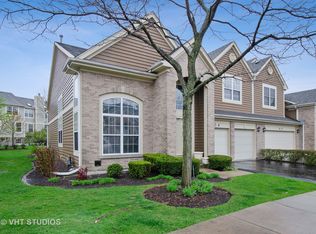 26 Andover Cir, Northbrook, IL 60062