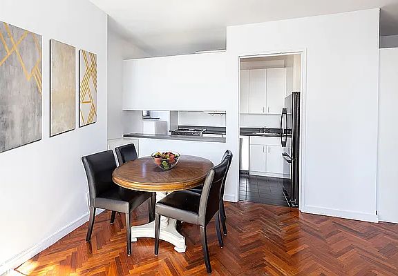 3rd image of 360 E 88th St APT 10B
