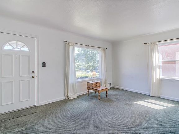 3rd image of 13517 Gilmore Ave