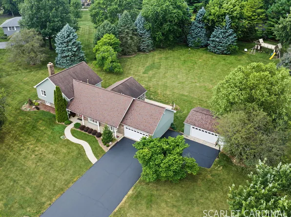 38W324 Killey Ln, Geneva, IL 60134