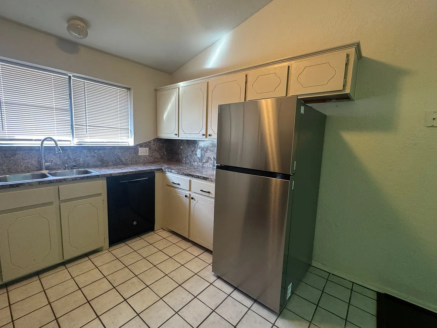 3912 SW Parkridge- hot new listing! — Photo 4