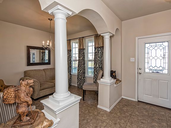 Entry & Formal Dining