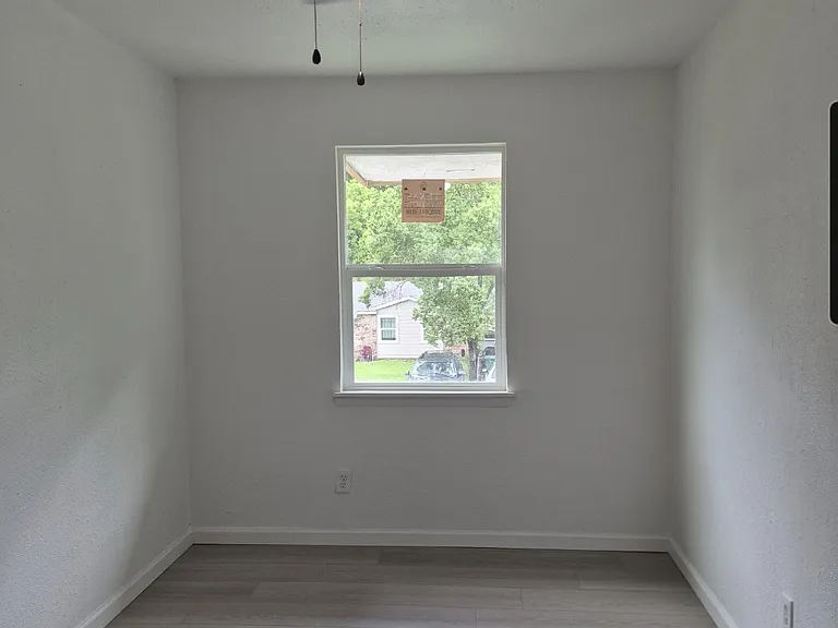 7867 Hamlet St — Photo 10