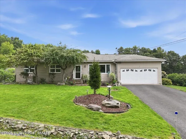 9 Overbrook Est, Dallas, PA 18612