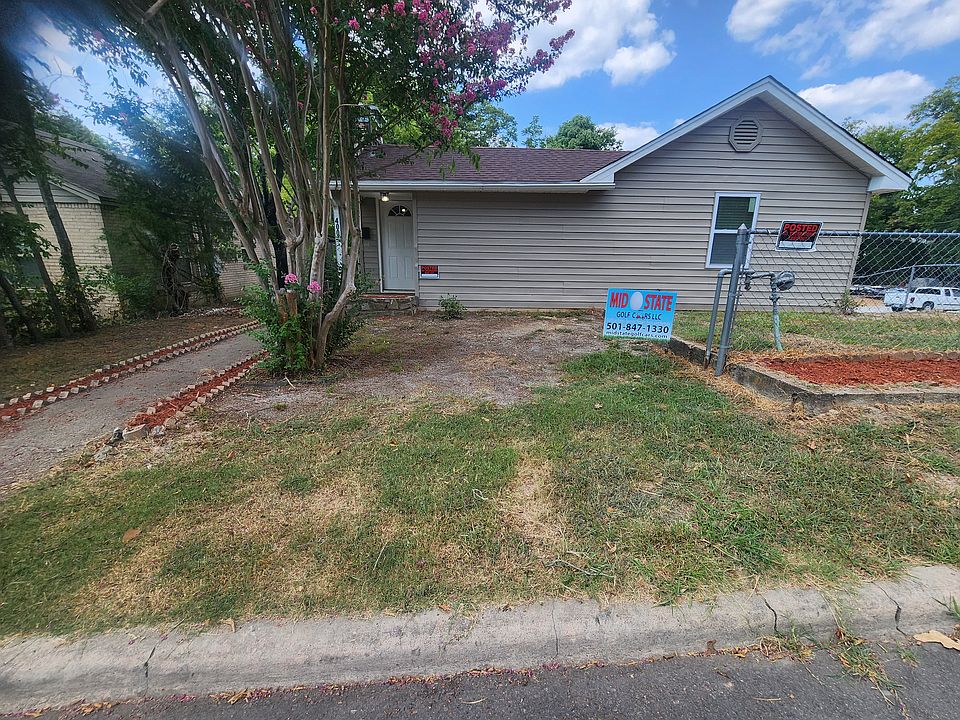 1st image of 400 Oaklawn St