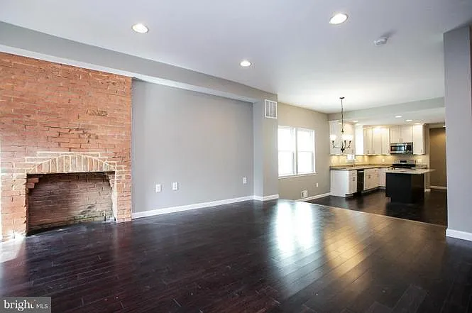 231 N Chester St — Photo 10
