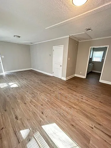 2144 Henry Ave Photo 1