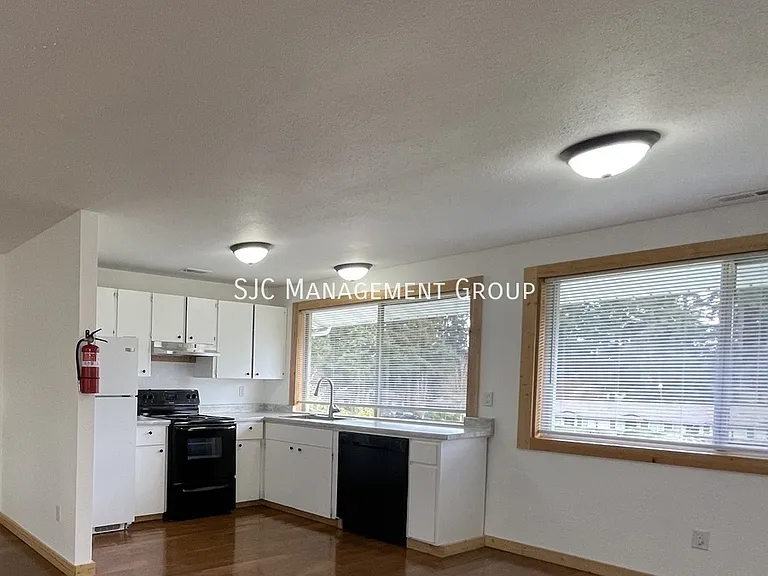 10614 123rd Street Ct E — Photo 4