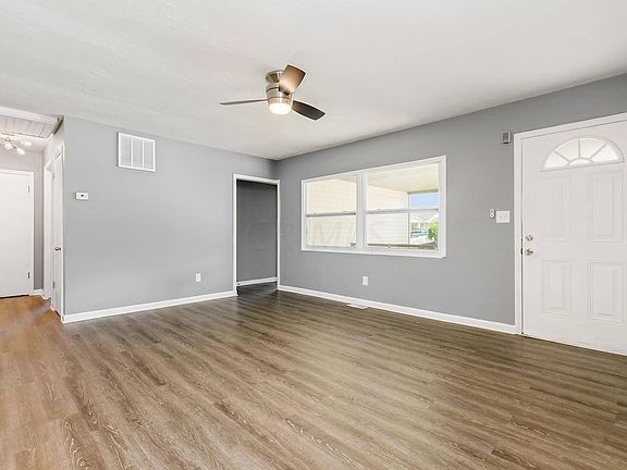 4th image of 1935 Westfield Dr N