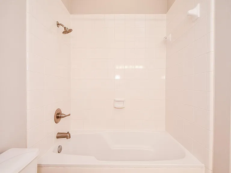 1813 Gillette St — Photo 16