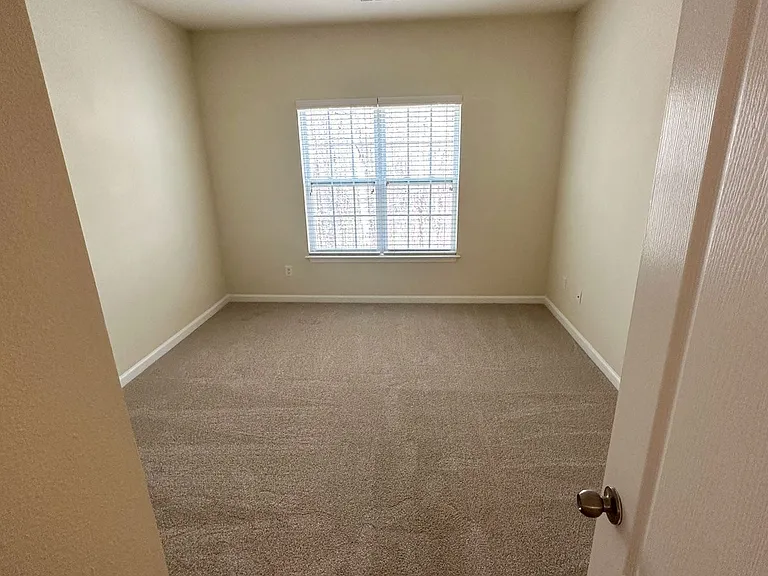 Clairmont at Farmgate — Photo 43