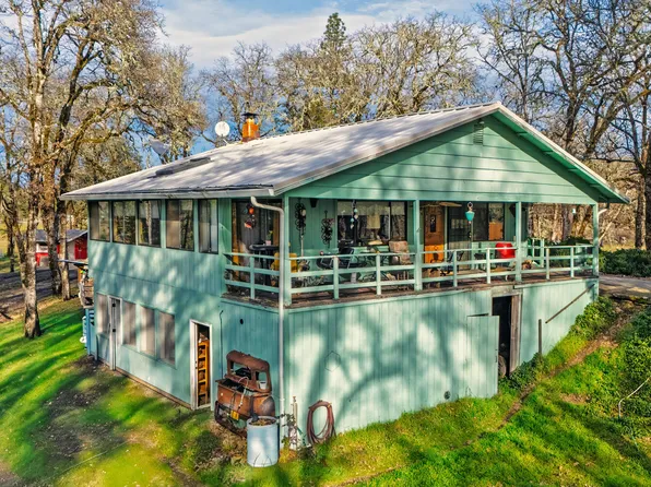 300 W 6th St, Kerby, OR 97531