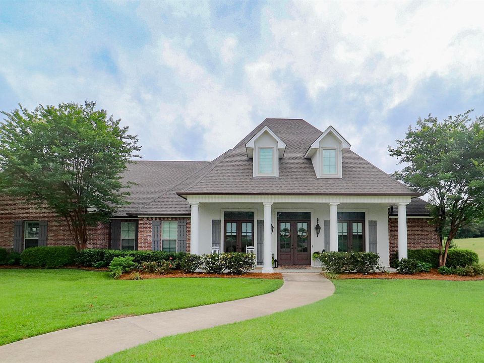 1st image of 136 Belle Pointe Dr