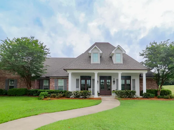 136 Belle Pointe Dr, Ruston, LA 71270