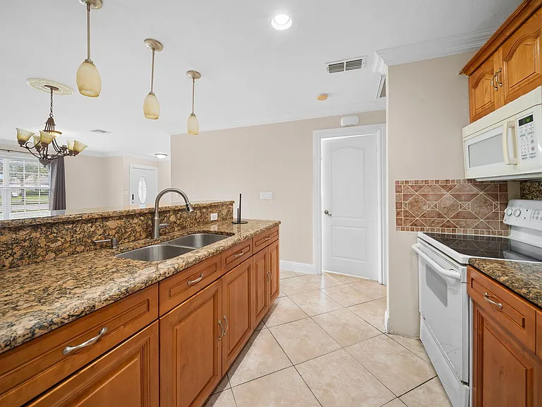 3402 Santa Barbara Blvd — Photo 10