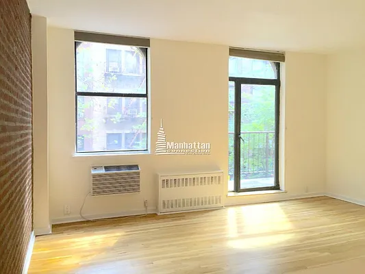 Rented by Manhattan Connection | media 9