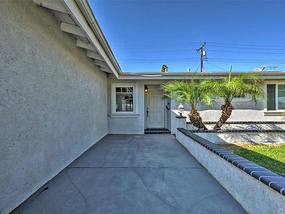 4th image of 8661 Hollyoak St