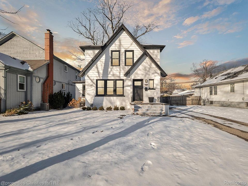 1st image of 174 W Baker Ave
