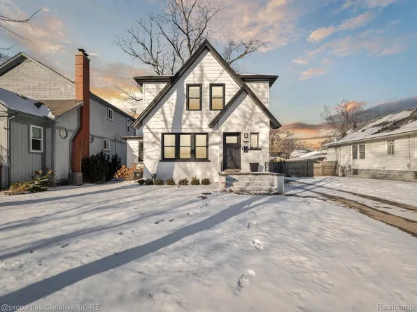 174 W Baker Ave, Clawson, MI 48017