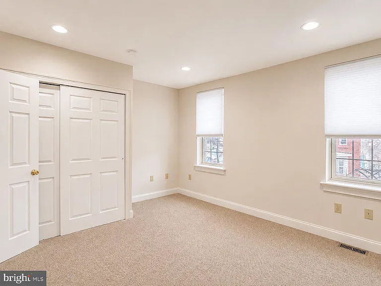 2542 W Girard Ave #2 — Photo 10