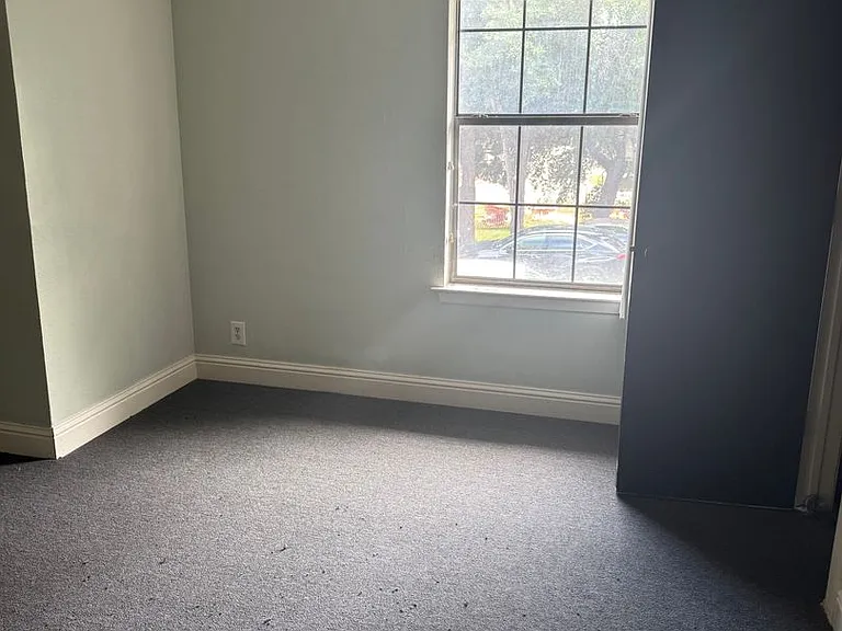 716 W Mulberry St — Photo 30