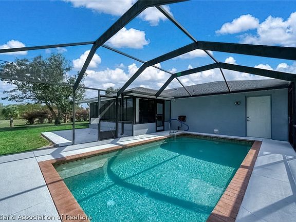 5th image of 255 Tangerine Rd