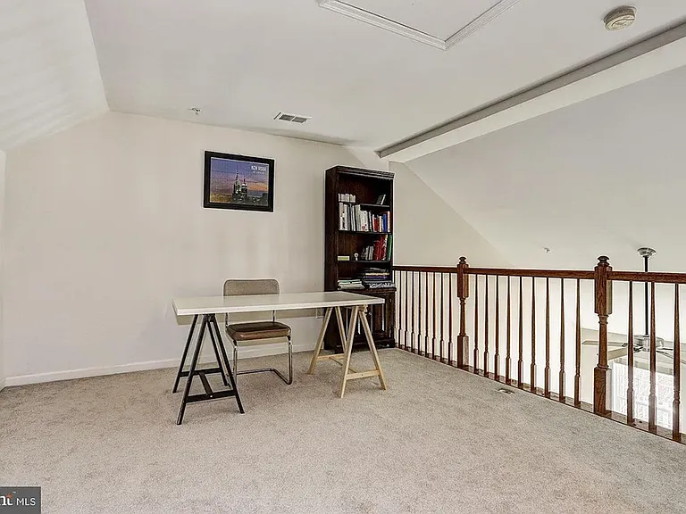 4713 Arsenal Rd — Photo 2
