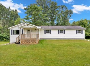 625 N Lake George Rd, Attica, MI 48412