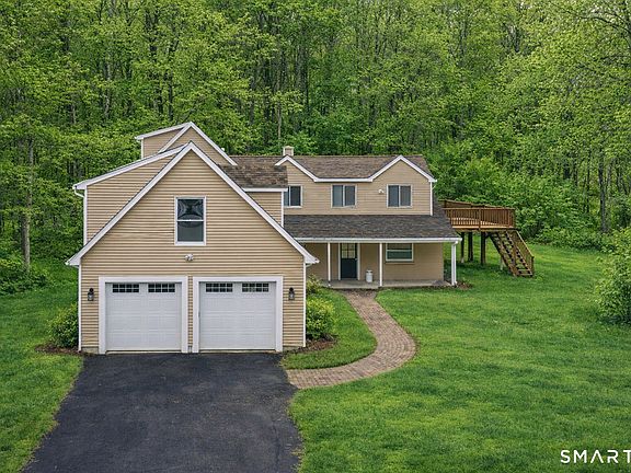 2nd image of 429 Lakeside Road