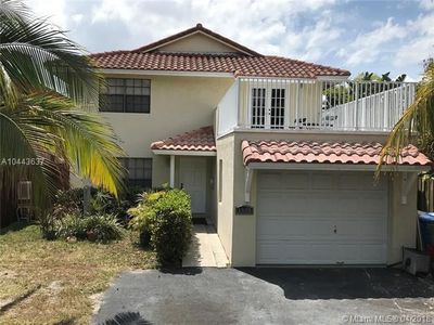 1584 NE 32nd St, Oakland Park, FL, 33334
