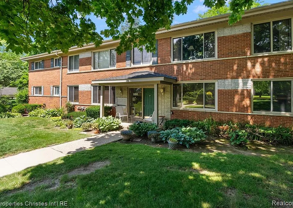 880 N Adams Rd #6