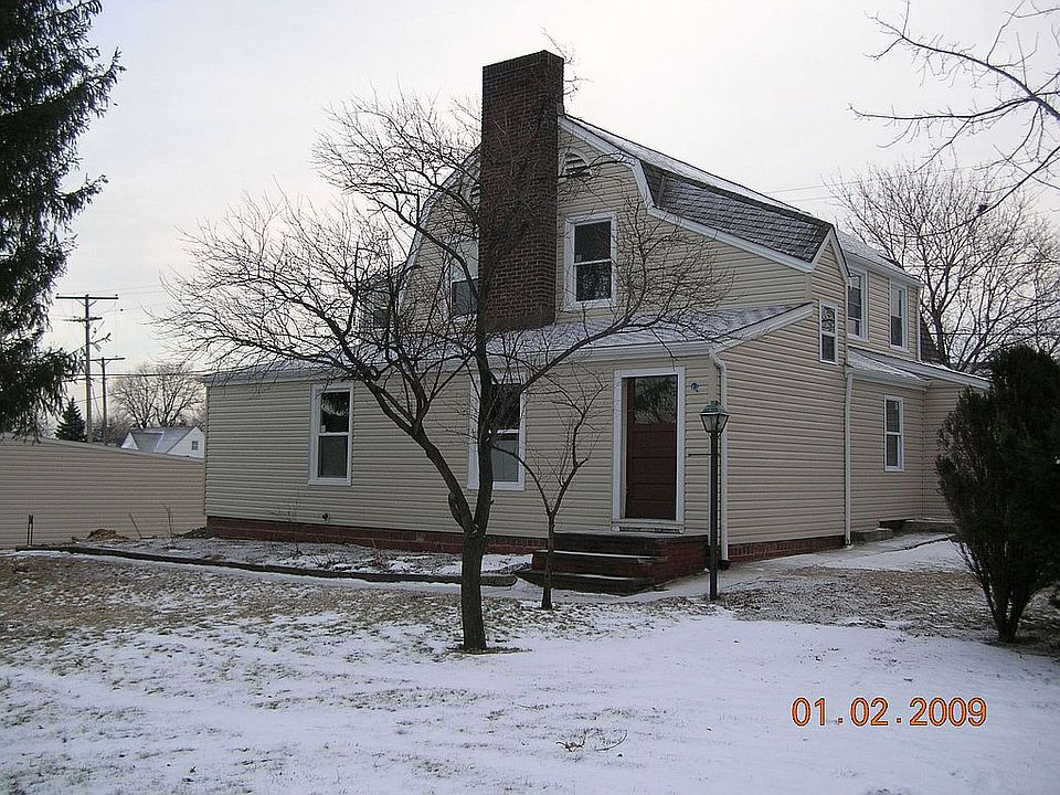 1st image of 941 E 225th St