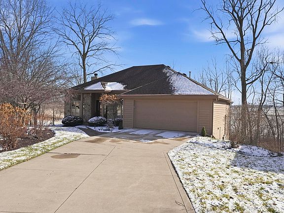 2nd image of 10401 Woodland Rdg W