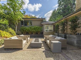 27 Berwick Rd, Lake Oswego, OR 97034