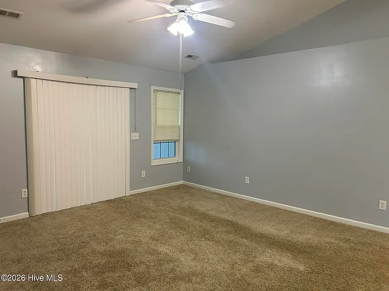212 W Woodbine Ter — Photo 6