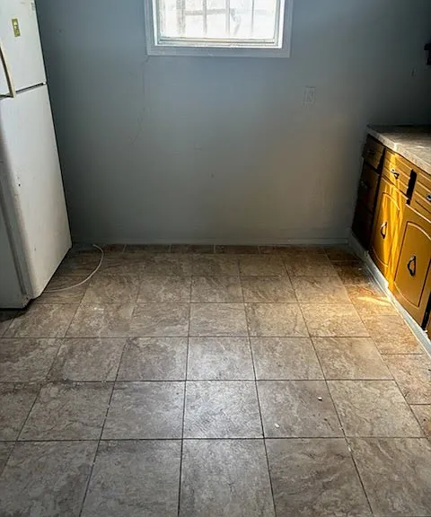 551 E Southcross Blvd — Photo 11