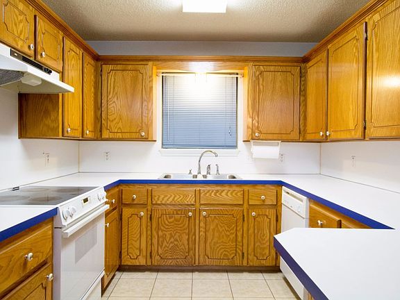 5th image of 225 Ronny St