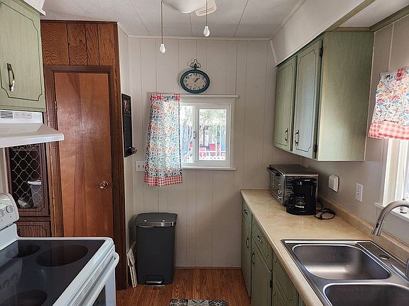 3rd image of 3489 Rainbow Lake Dr #76
