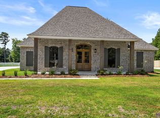 7294 Riverbank Dr, Denham Springs, LA 70706