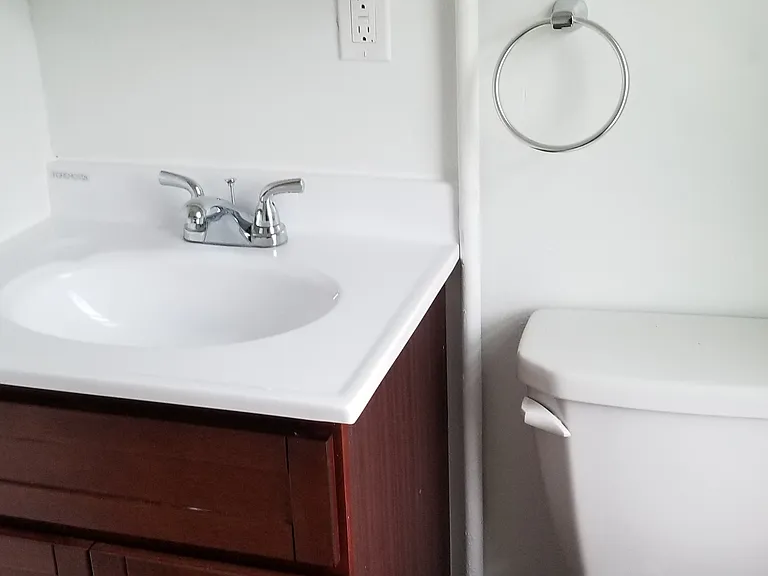 20-22 Denton Cir #3 — Photo 4