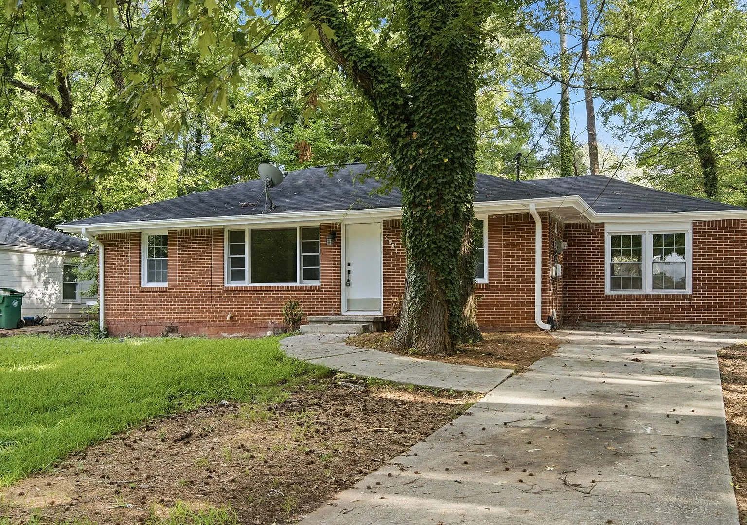 Now Ready! Newly Renovated 4 Bedroom Ranch Home — Photo 3