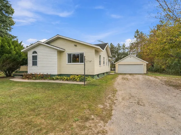 2826 Vanyea Rd, Cheboygan, MI 49721