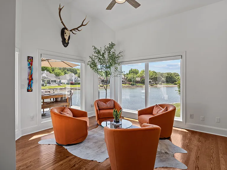 7322 Swansea Ln — Photo 33